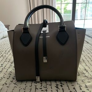 NEW RARE Michael Kors Bag.  This is NOT a Michael Michael Kors bag.